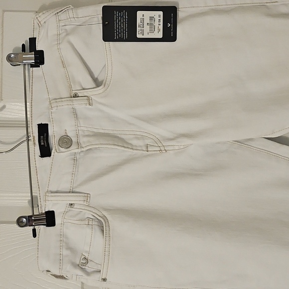 True Religion Women's White Jeans - Picture 5 of 8
